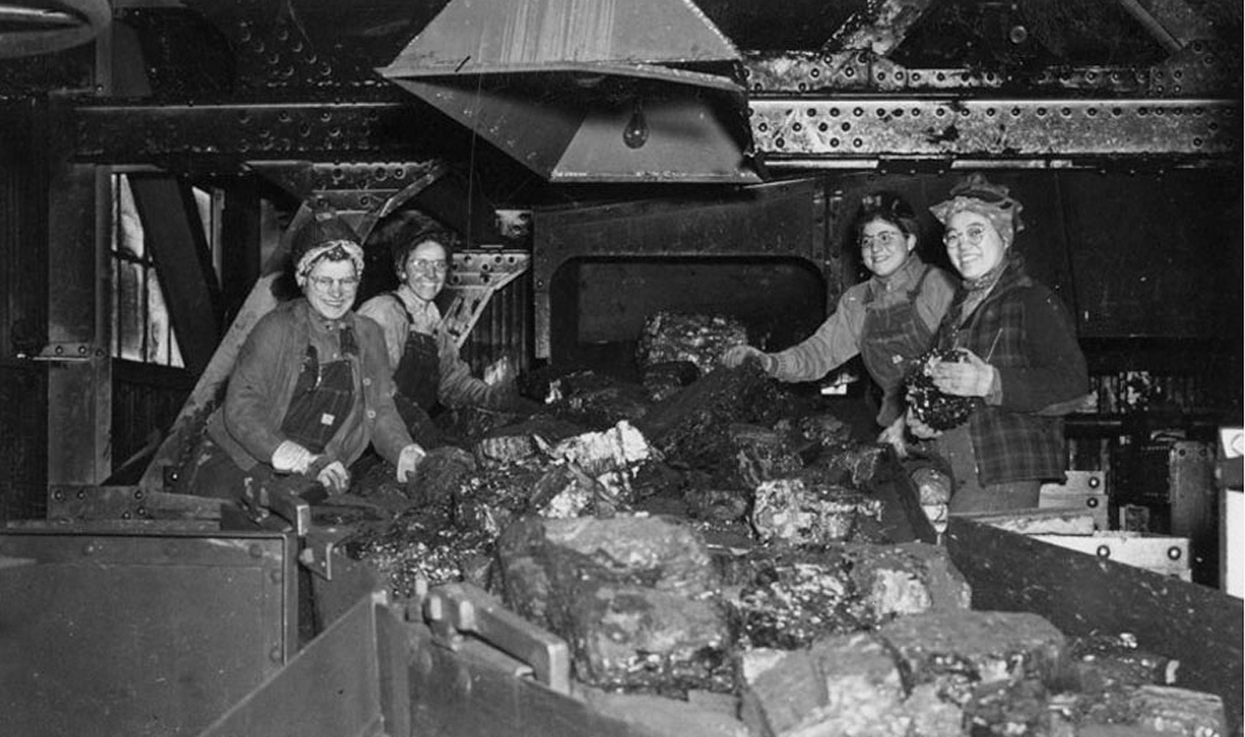 Women War Workers at the Reliance Tipple